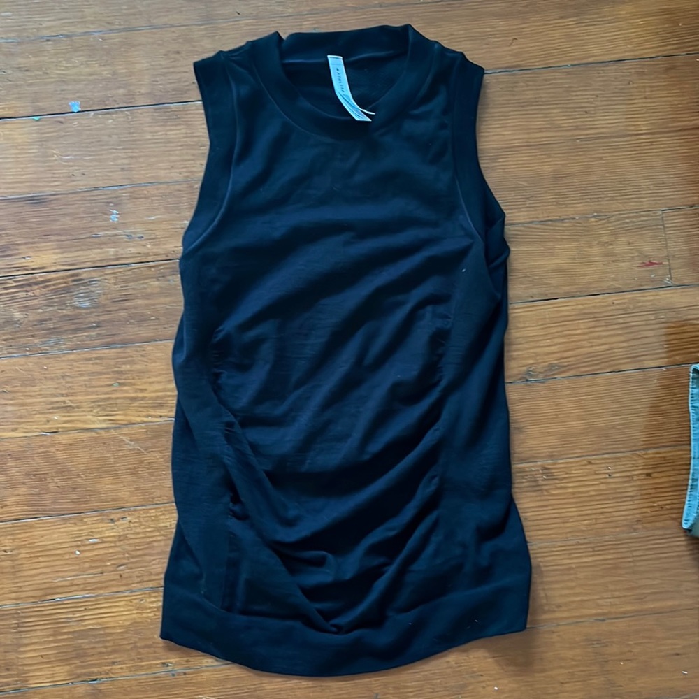 Black Athleta forest hill ascent tank camisole